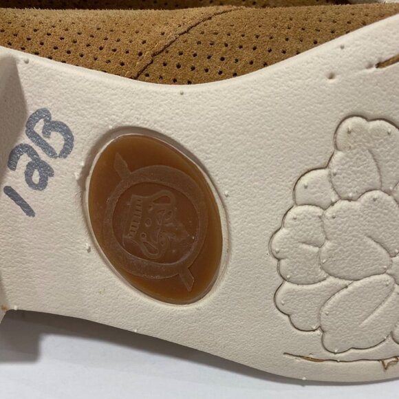 Born Tan Perforated Suede Lace-Up Ankle Boots W/ Size 7.5M Durable Rubber Soul - Picture 9 of 10